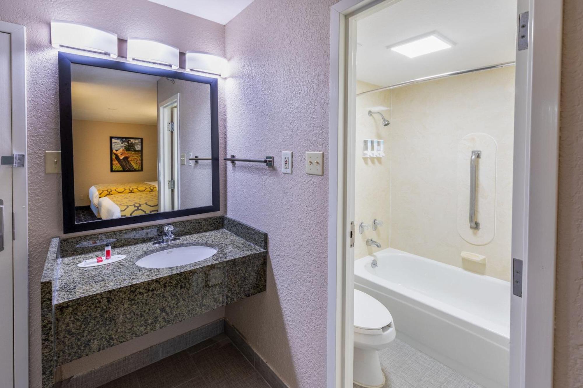 Baymont By Wyndham Mcallen Pharr מראה חיצוני תמונה